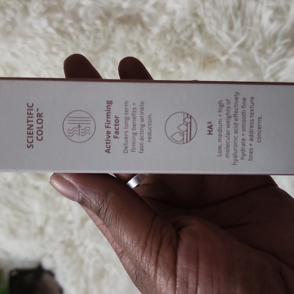 SKINN Foundation and Concealer - Picture 5 of 5